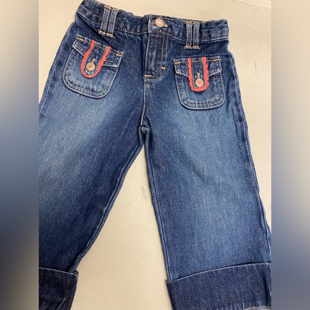 Genuine Kids jean size 4! Four pockets with front zip and expandable waistband